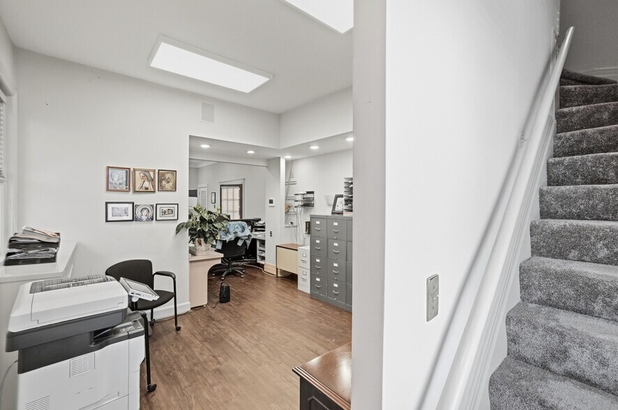 More Photos Of 2406 Auburn Ave, Cincinnati Office Residential For Sale