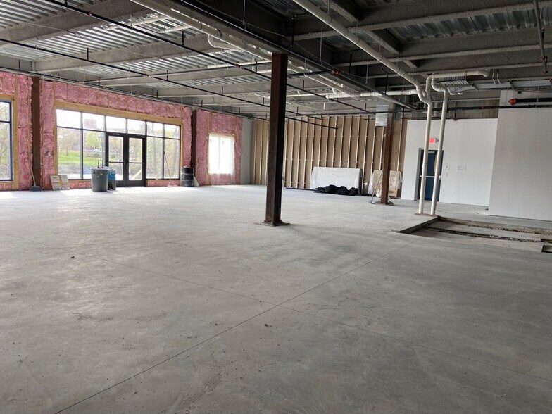More Photos Of 186 Main Street, Auburn Apartments For Lease