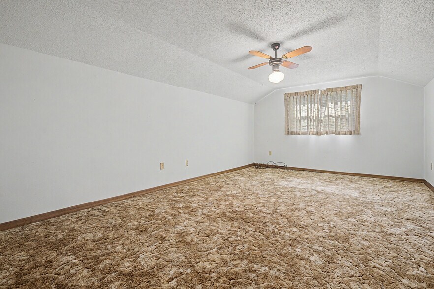 More Photos Of 2160 Laurence Dr, Clearwater Office For Sale