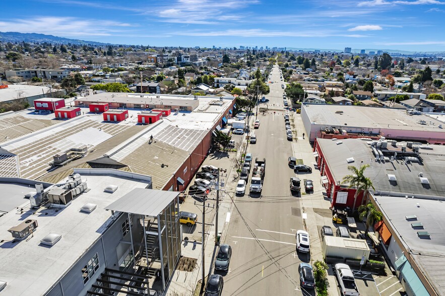 More Photos Of 1320-1326 9th St, Berkeley Warehouse For Sale