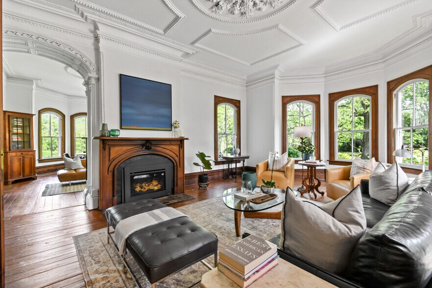 More Photos Of 204 Lawson St, Hot Springs Hotel For Sale