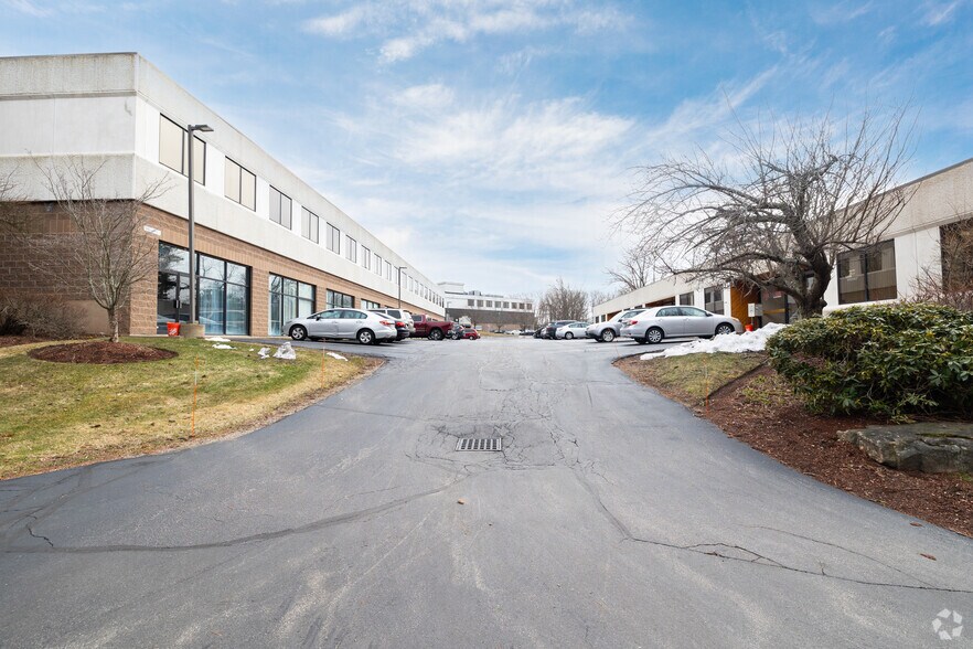 More Photos Of 136 Harvey Rd, Londonderry Unknown For Lease