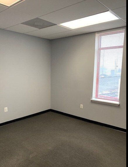 More Photos Of 203 N Franklin St, Remington Storefront Retail Office For Lease