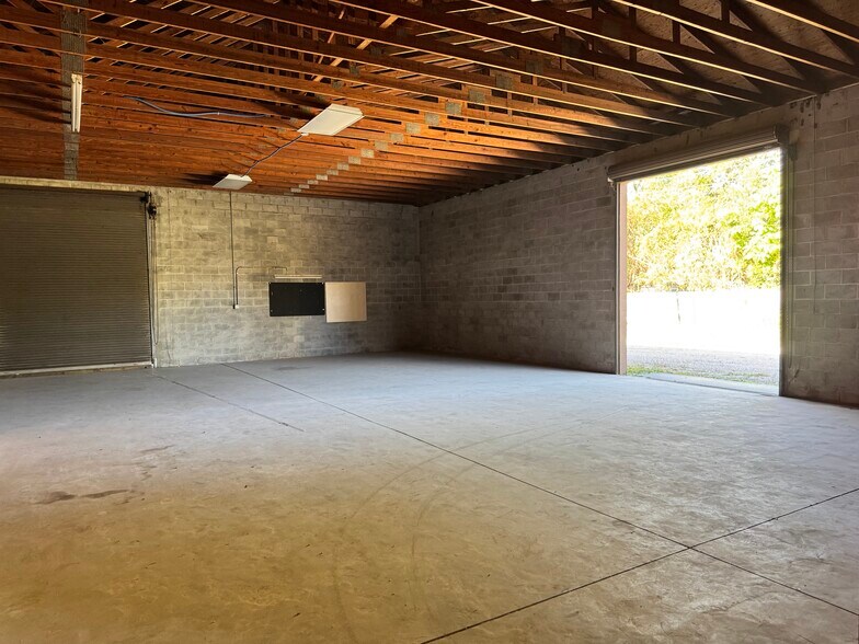 More Photos Of 601 Lemon St, Port Orange Warehouse For Sale