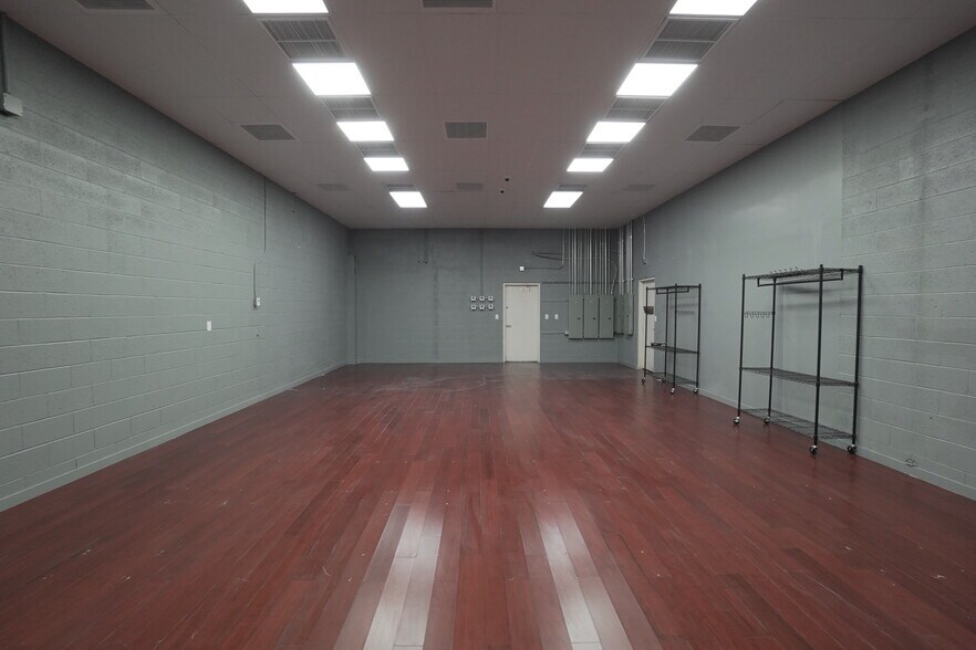 More Photos Of 3375 Aldebaran Ave, Las Vegas Warehouse For Sale