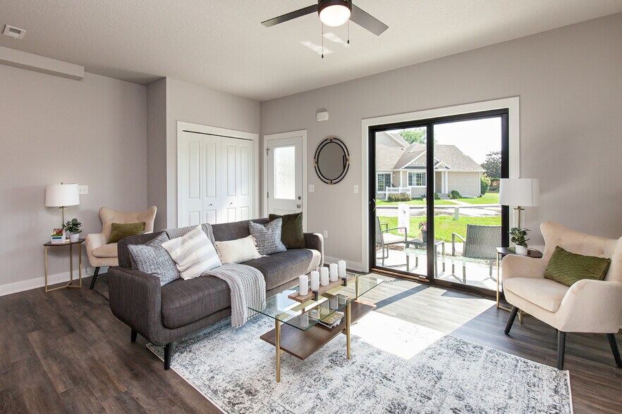 More Photos Of 3656 NE Marissa Ln, Ankeny Apartments For Sale