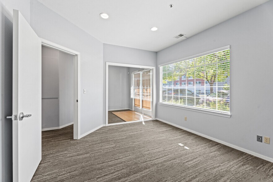 More Photos Of 1252 Airport Park Blvd, Ukiah General Retail For Lease