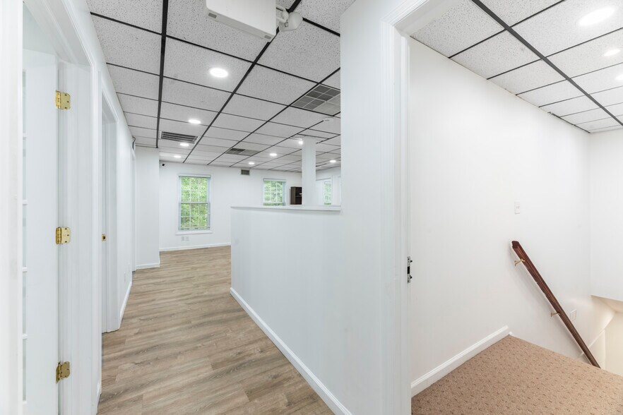 More Photos Of 32 Jefferson Plz, Princeton Medical For Sale