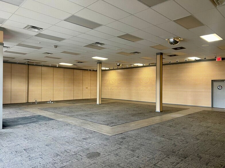 More Photos Of 1830 W Victory Way, Craig Freestanding For Lease