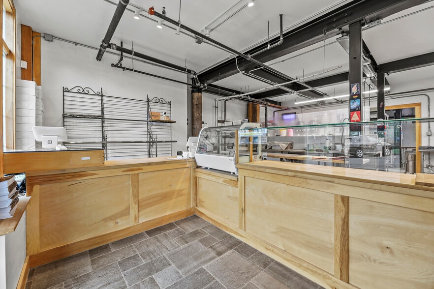 More Photos Of 198 Main St, Great Barrington Freestanding For Sale