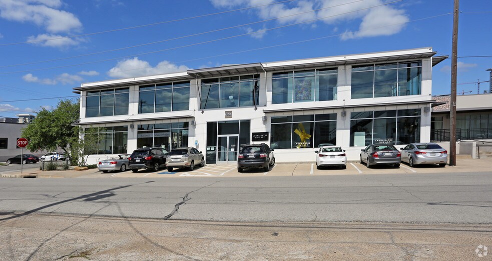 More Photos Of 1130 Dragon St, Dallas Showroom For Lease