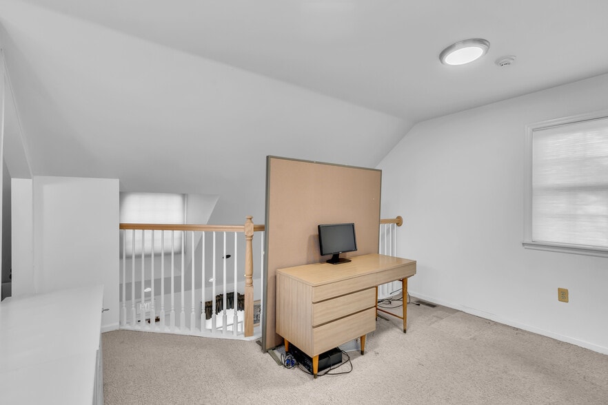 More Photos Of 613 Warren Ave, Spring Lake Office For Sale