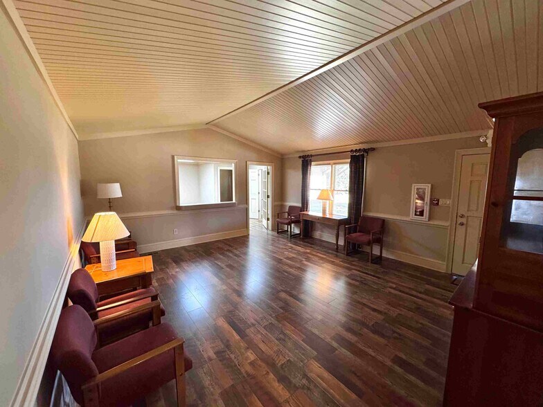 More Photos Of 5297 Cleveland Hwy, Clermont Medical For Lease