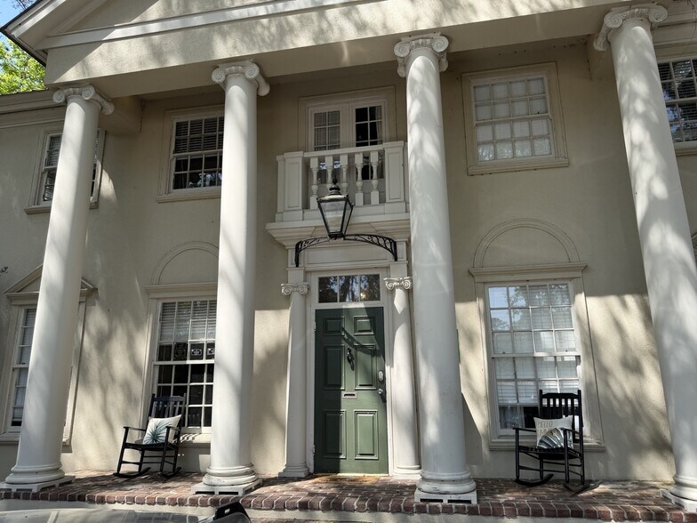 Primary Photo Of 578 William Hilton Pky, Hilton Head Island Office For Sale