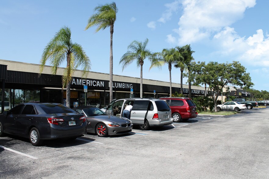 More Photos Of 4301-4379 W Sunrise Blvd, Plantation Freestanding For Lease