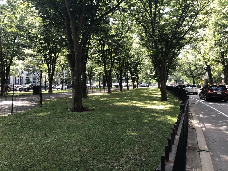 More Photos Of 390 Commonwealth Ave, Boston Apartments For Sale