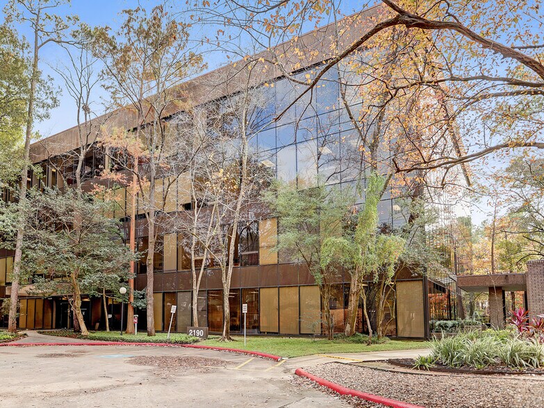 More Photos Of 2180 North Loop W, Houston Unknown For Lease