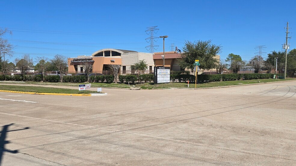 More Photos Of 11706 Fallbrook Dr, Houston Medical For Lease