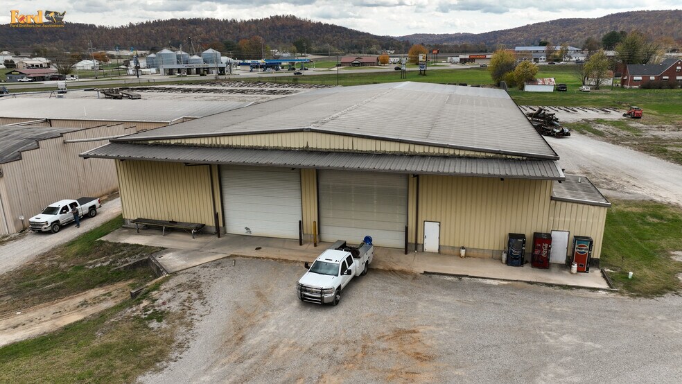 Primary Photo Of 1921 N Main St, Monticello Unknown For Lease