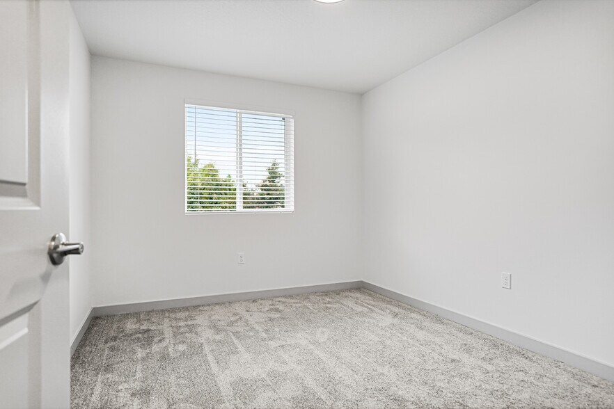 More Photos Of 110 S 7th St, Carlton Apartments For Sale