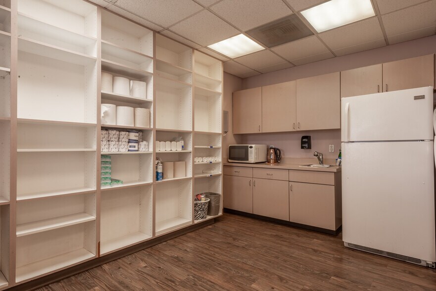 More Photos Of 2150 S Eastern Ave, Las Vegas Office For Sale