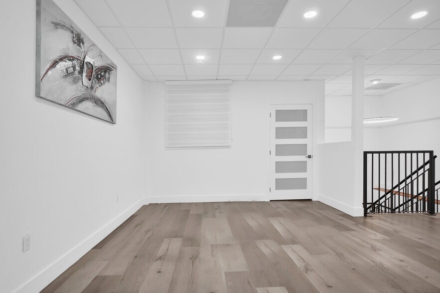 More Photos Of 7311-7323 NW 12th St, Miami Light Distribution For Sale