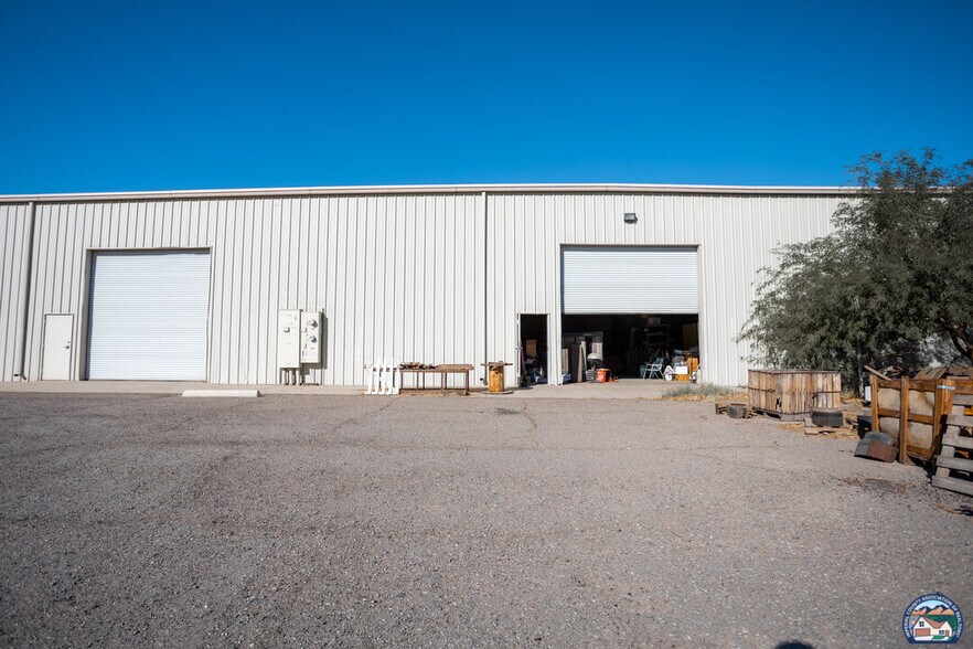 More Photos Of 1103 Industry Way, El Centro Warehouse For Sale