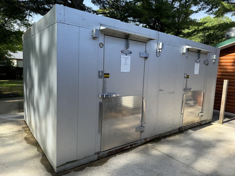 More Photos Of 482 N Sage Lake Rd, Hale Freestanding For Sale