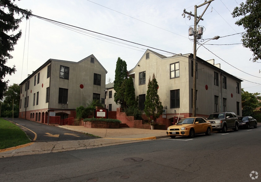 More Photos Of 107 W Federal St, Middleburg Office For Lease