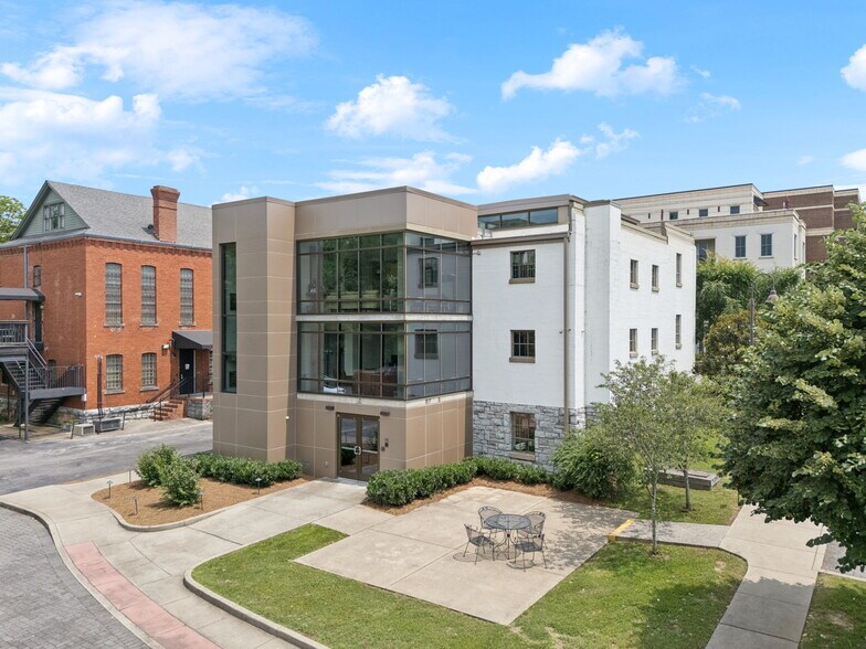 More Photos Of 112 Bridge St, Franklin Office For Sale