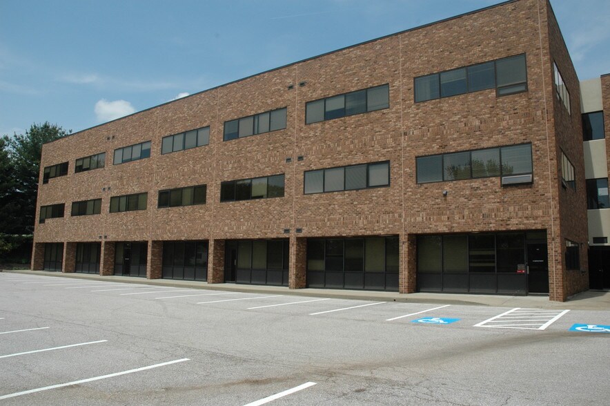 More Photos Of 4109-4111 E Joppa Rd, Nottingham Office For Lease