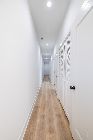 More Photos Of 2941 W Wilcox St, Chicago Apartments For Sale