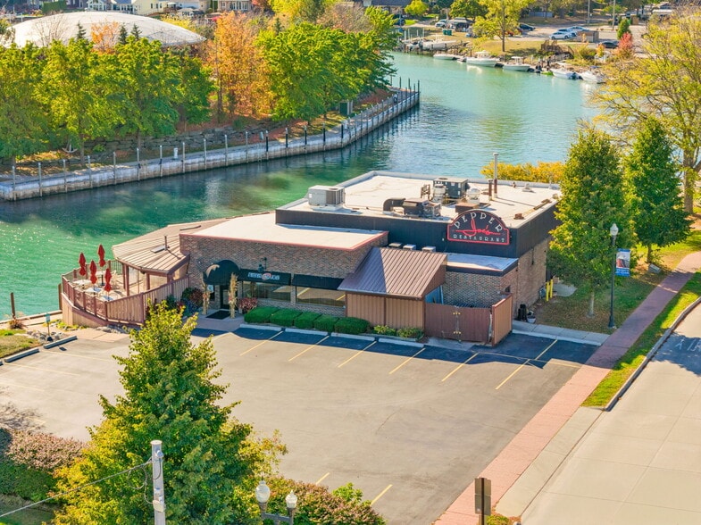 More Photos Of 119 Clinton Ave, Saint Clair Restaurant For Sale