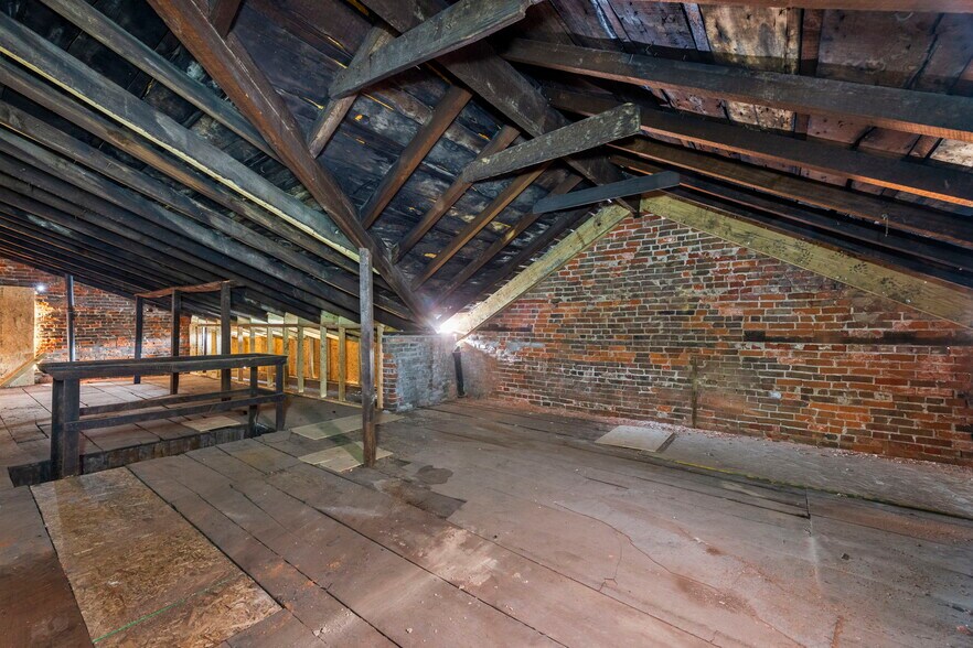 More Photos Of 1648 Vine St, Cincinnati Storefront Retail Residential For Sale