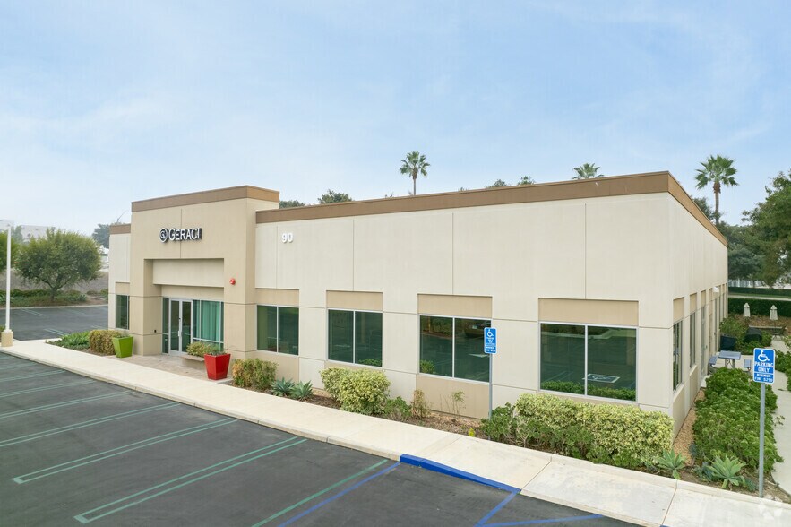 More Photos Of 90 Discovery, Irvine Office For Sale