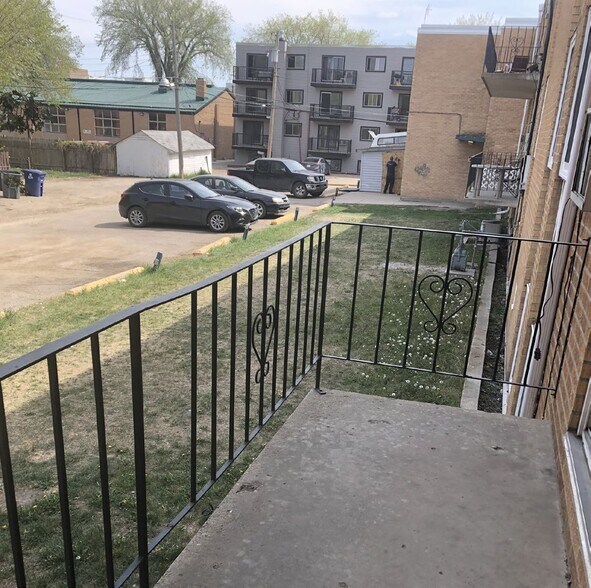 More Photos Of 412 B Av N, Saskatoon Apartments For Sale