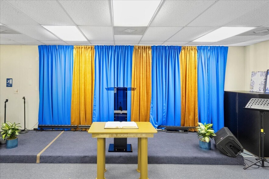 More Photos Of 1434 Oakhurst Ave, Jacksonville Religious Facility For Sale