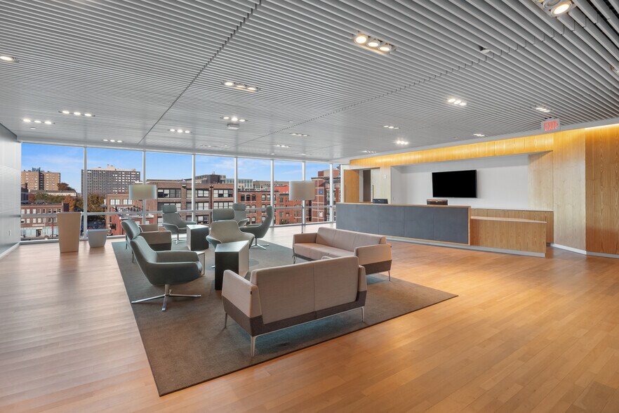 More Photos Of 210 W 10th St, Kansas City Office For Lease