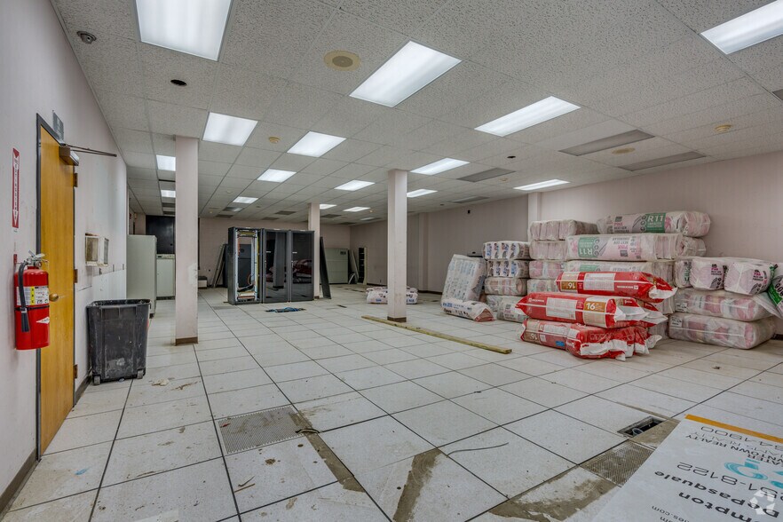 More Photos Of 111 E 7th St, Chattanooga Storefront Retail Office For Sale