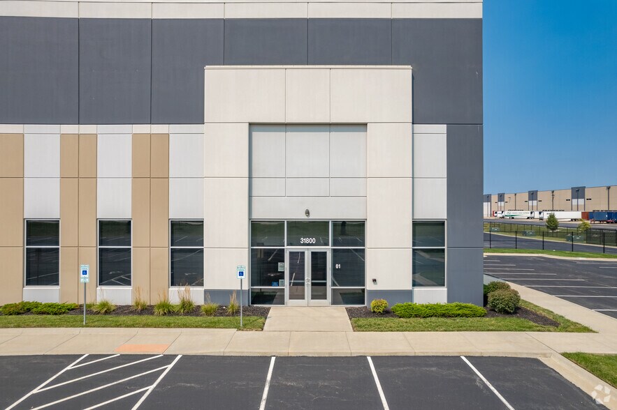 More Photos Of 30500 W 183rd St, Gardner Unknown For Lease