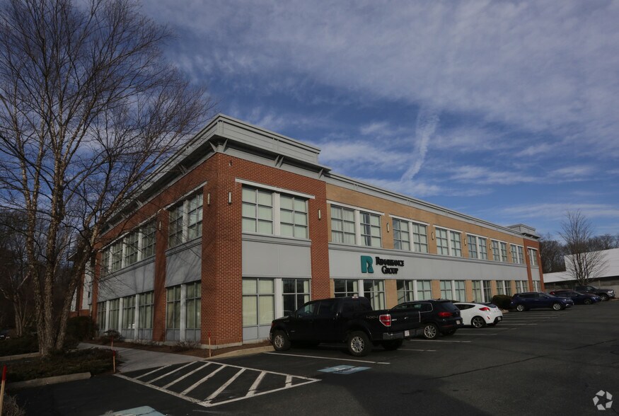 More Photos Of 981 Worcester St, Wellesley Office For Lease