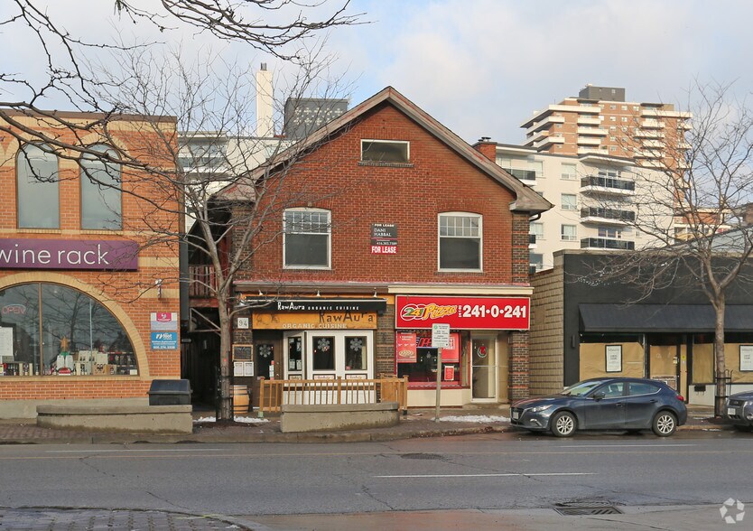 More Photos Of 94 Lakeshore Rd E, Mississauga Storefront Retail Office For Lease