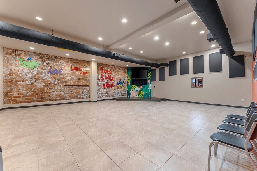 More Photos Of 314 N Appleton St, Appleton Religious Facility For Sale