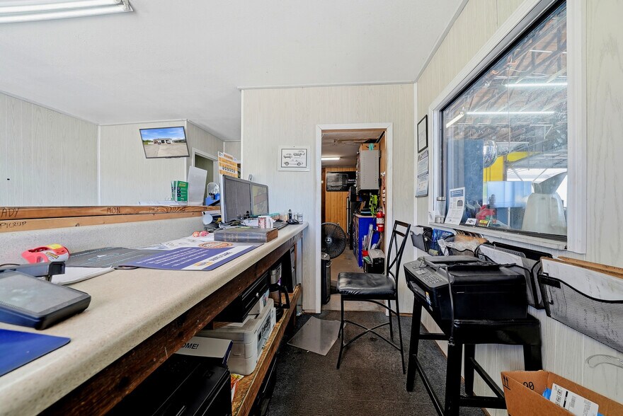 More Photos Of 17426 US Highway 19, Hudson Service For Sale