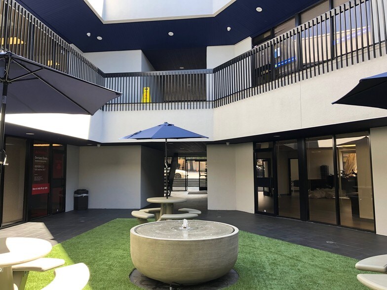 More Photos Of 2540 Foothill Blvd, La Crescenta Office For Lease