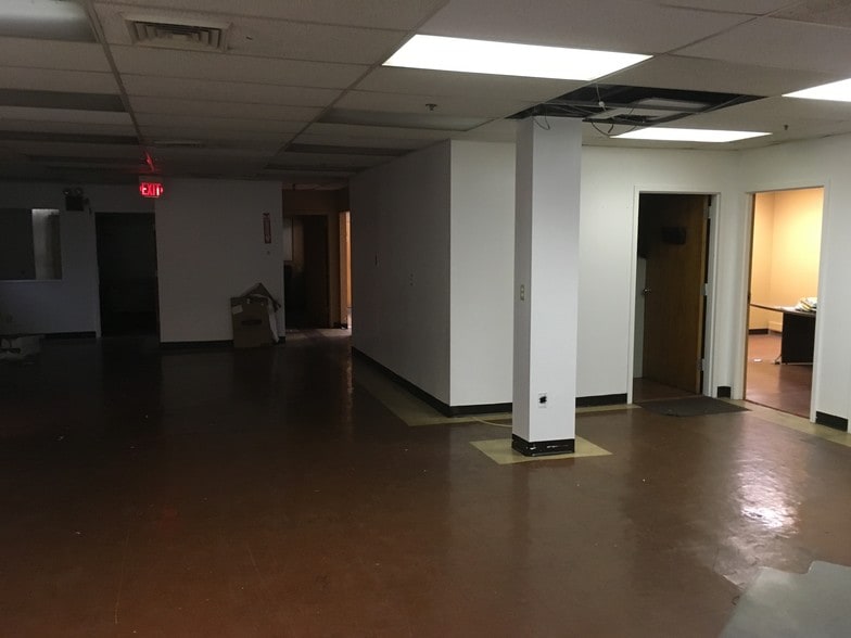 More Photos Of 136 Arlington Ave, Bloomfield Warehouse For Lease