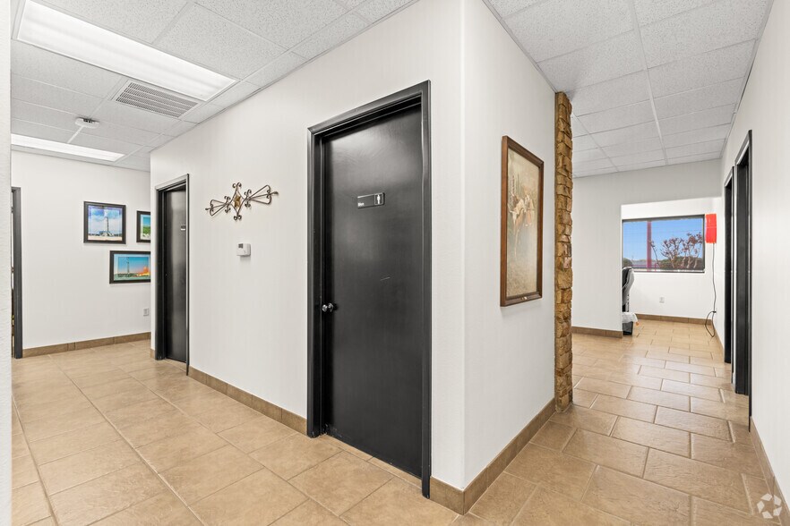 More Photos Of 7910 Interstate 20, Midland Service For Lease