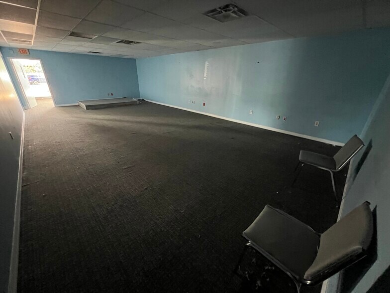 More Photos Of 5200-5322 Pearl St, Jacksonville Unknown For Lease