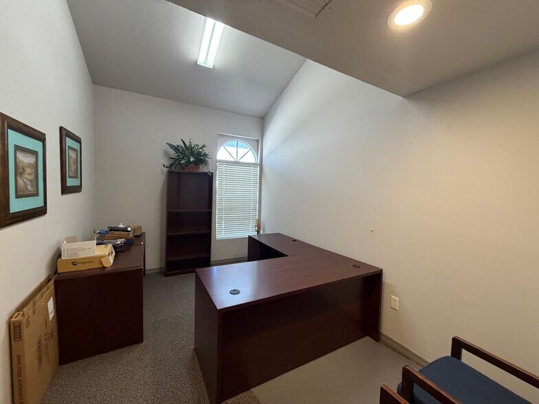More Photos Of 1361 Royal Palm Square Blvd, Fort Myers Office For Lease