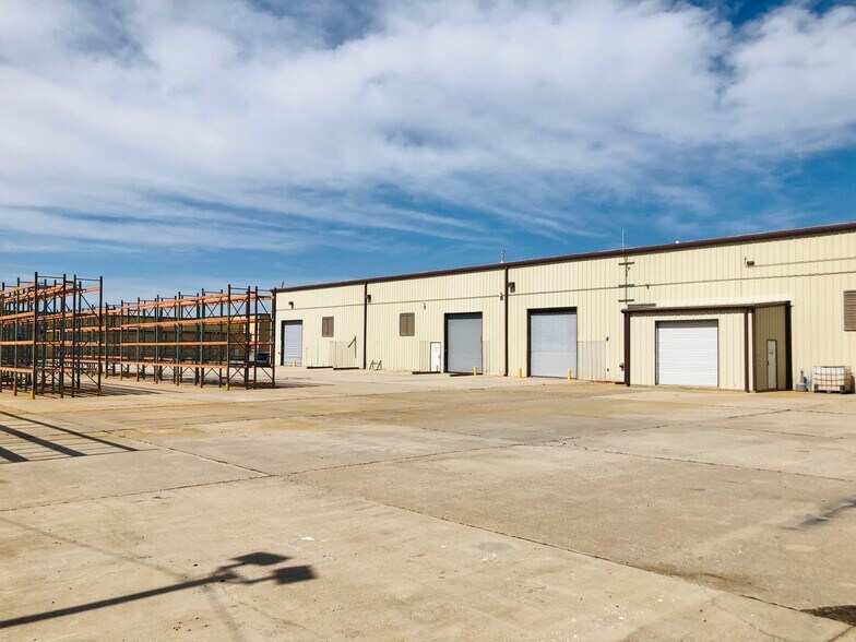 More Photos Of 5353 S Hattie Ave, Oklahoma City Warehouse For Lease